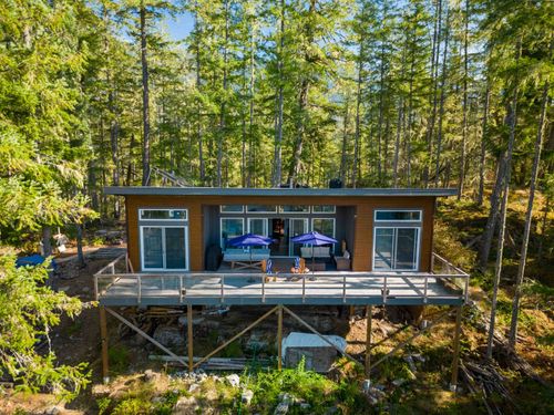 8444 W Sakinaw Lakeshore Way, Madeira Park, BC, V0N2H1 | Card Image