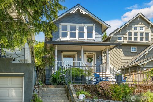 2707 4th Ave W, Seattle, WA, 98119-2336 | Card Image