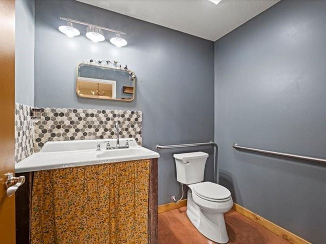 Half bath, potential to addd shower | Image 57