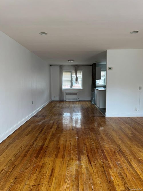 15013 78th Ave, Flushing, NY, 11367-3436 | Card Image