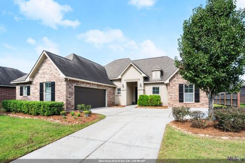 4864 Harbor Ln, Central, LA, 70739 | Card Image