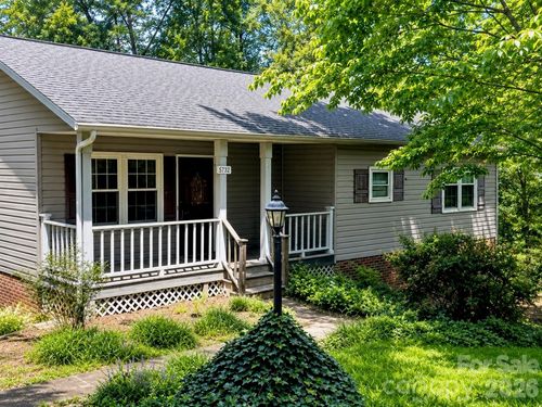 2758 Mcneelly Dr, Valdese, NC, 28690-9441 | Card Image