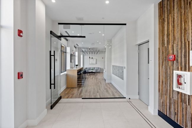 APT-206 - 10 Somerset Ave, Condo with 2 bedrooms, 2 bathrooms and 1 parking in Winthrop MA | Image 4