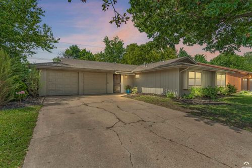 1037 Holiday Dr, Lawrence, KS, 66049-3008 | Card Image