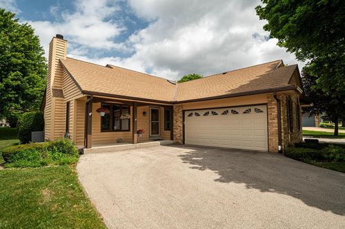 5413 Somerset Lane S, Greenfield, WI, 53221 | Card Image
