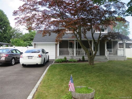upper-floor-3 Elgar Street, Huntington, NY, 11731 | Card Image