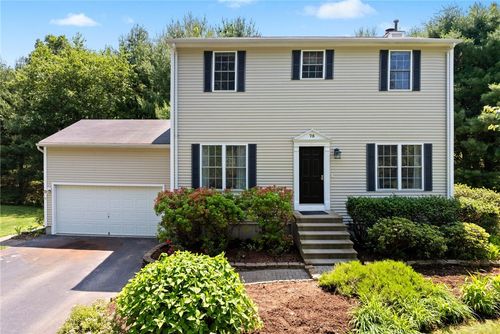 75 Ridgewood Ln, South Kingstown, RI, 02879-1749 | Card Image