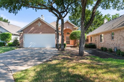 2209 Wembley Wood Ln, Bedford, TX, 76022-6117 | Card Image