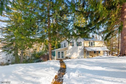 464 Buckhorn Dr, Belvidere, NJ, 07823-2707 | Card Image