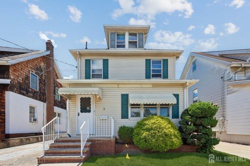 7 Johnson Pl, South River, NJ, 08882-2033 | Card Image