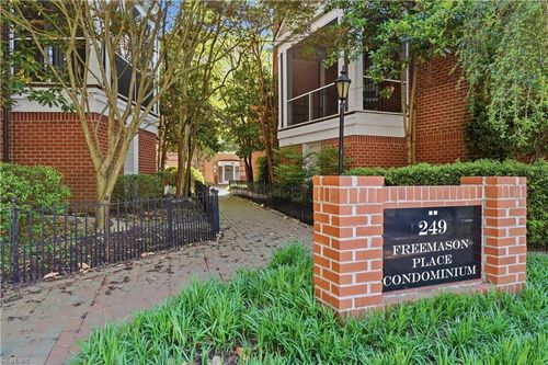 205-249 W Freemason St, Norfolk, VA, 23510-1349 | Card Image