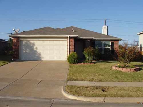 945 Carthage Way, Arlington, TX, 76017-6552 | Card Image