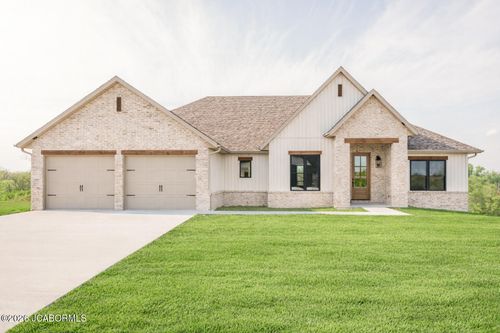 905 Hickory Ct, Jefferson City, MO, 65101-7739 | Card Image