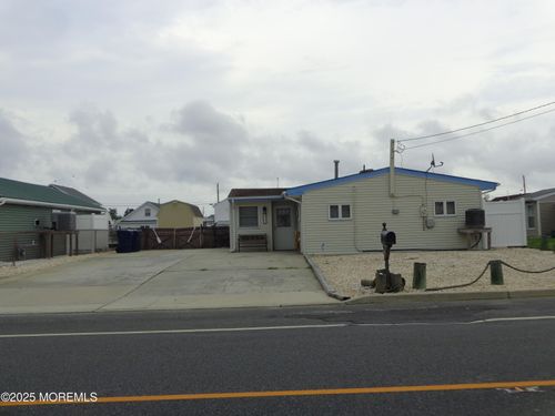 1045 Radio Rd, LITTLE EGG HARBOR TWP, NJ, 08087-1516 | Card Image