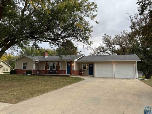 717 Garfield Ave, Sheldon, IA, 51201-1841 | Card Image