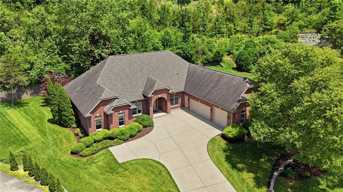 Residential in Sugarcreek Twp
