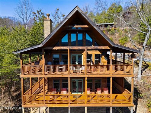 2732 Heather Lane Way, Sevierville, TN, 37862-8167 | Card Image