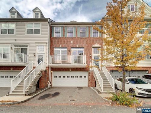 3 Atlas Ct, Jersey City, NJ, 07305-5505 | Card Image