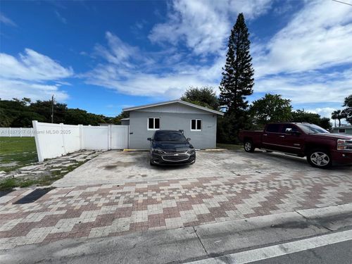 2209 Nw 6th St, Fort Lauderdale, FL, 33311-7731 | Card Image