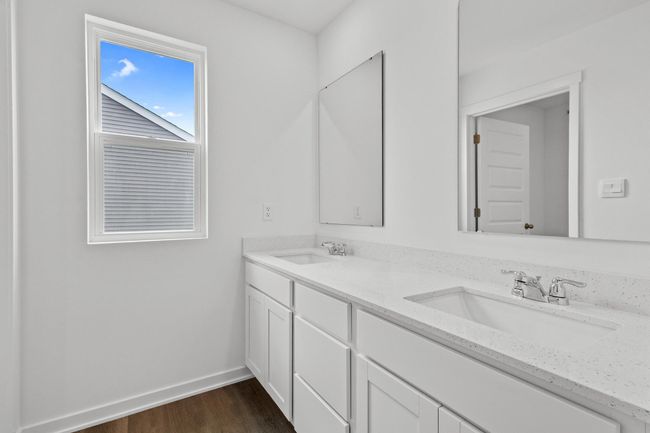 Henely white 22 | Image 45