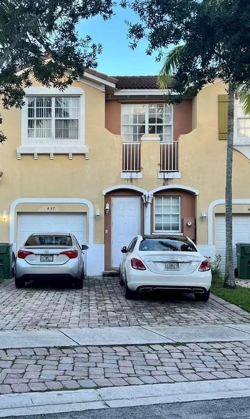 427 Ne 21st Ter, Homestead, FL, 33033-6031 | Card Image