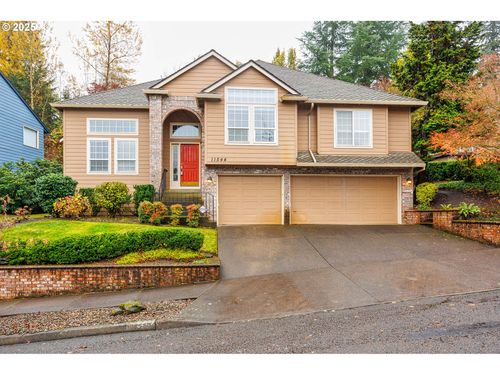 11544 Se Highland Loop, Clackamas, OR, 97015-7204 | Card Image