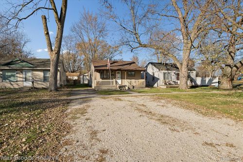 20916 Pinecrest St, Taylor, MI, 48180-1822 | Card Image