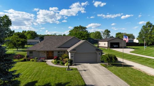 2687 W Woodview Dr, Zanesville, IN, 46799-9033 | Card Image
