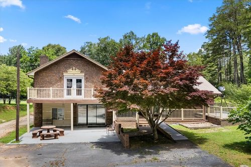 404 Simpson St, Westminster, SC, 29693-1352 | Card Image