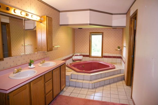 3578 State Road 39, House other with 3 bedrooms, 3 bathrooms and null parking in Mineral Point WI | Image 39