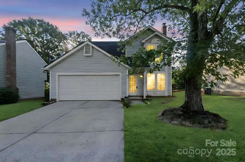 9428 White Cedar Ct, Charlotte, NC, 28213-3735 | Card Image