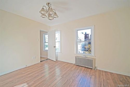 192-23 116th Rd, Saint Albans, NY, 11412-3107 | Card Image
