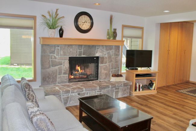 3-Fireplace_owner closets-R39 | Image 4