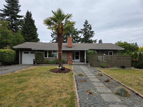 6315 Robin Way, Central Saanich, BC, V8Z5Y2 | Card Image
