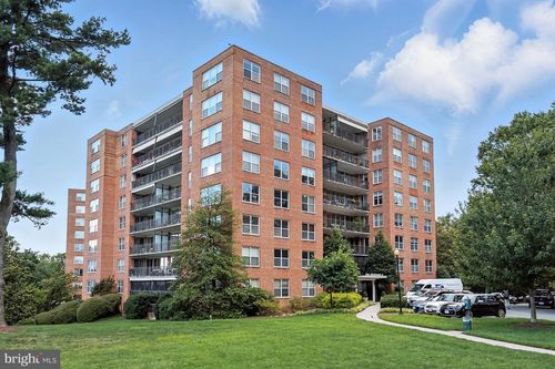 a-5h-3900 Watson Pl Nw, WASHINGTON, DC, 20016-5416 | Card Image