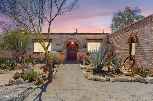 8802 E Buckboard Road, Tucson, AZ, 85749 | Card Image