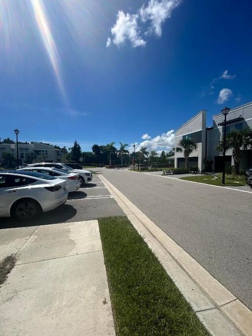 5630 Enclave Dr, Mangonia Park, FL, 33407-2121 | Card Image