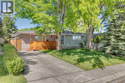 12223 Canfield Rd Sw, Calgary, AB, T2W1J8 | Card Image