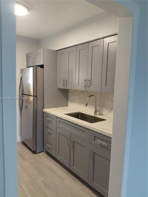 201-5480 11th St, Lauderhill, FL, 33313-6445 | Card Image