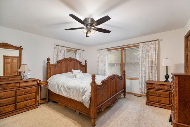 Main floor Primary bedroom | Image 13