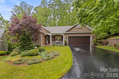 69 Old Pasture Way, Hendersonville, NC, 28739-3132 | Card Image
