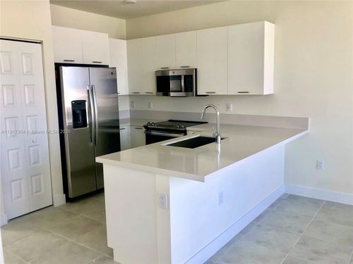 apt-301-6455 Nw 103rd Pl, Doral, FL, 33178-4715 | Card Image