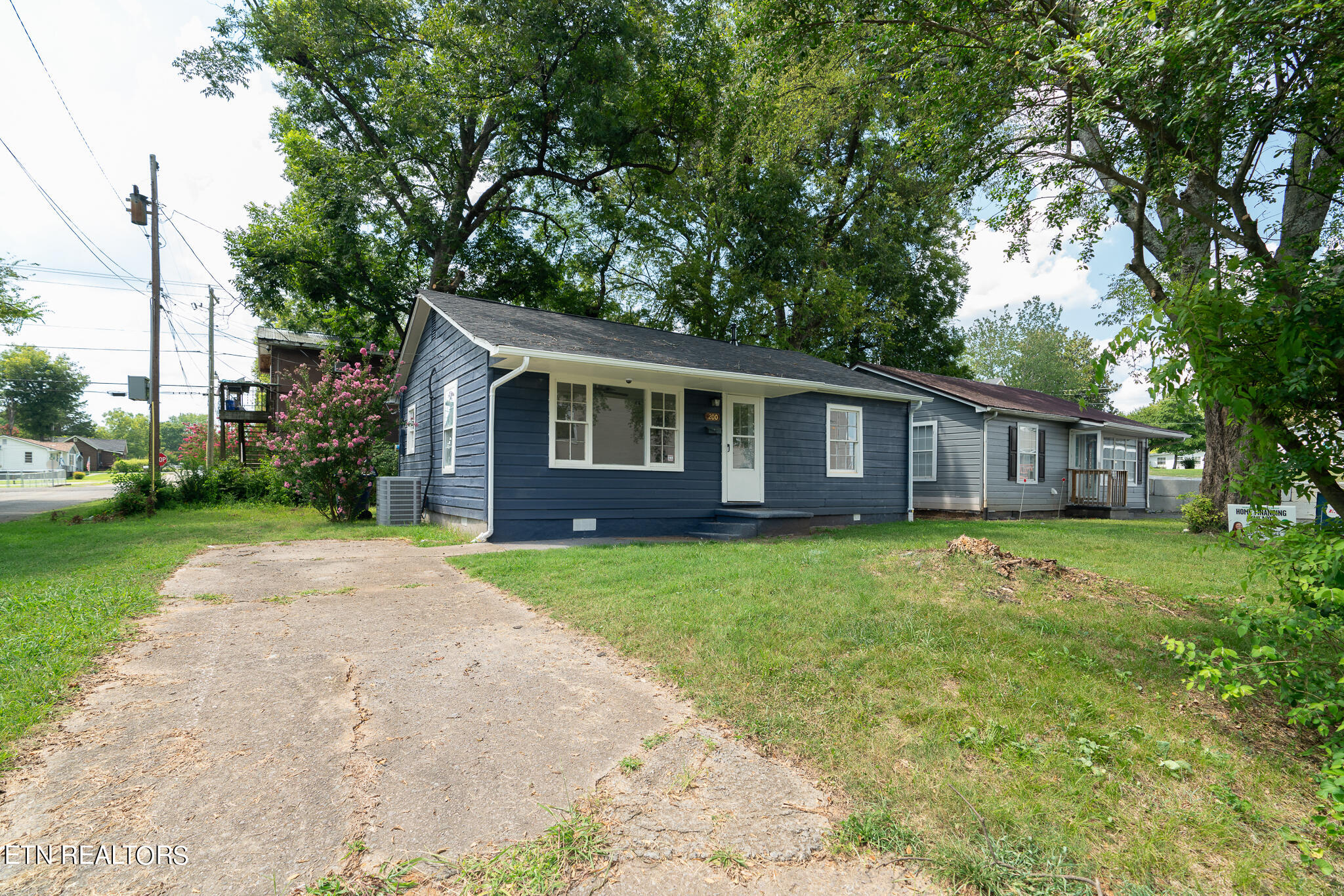 Magill St, Madisonville, TN 37354
