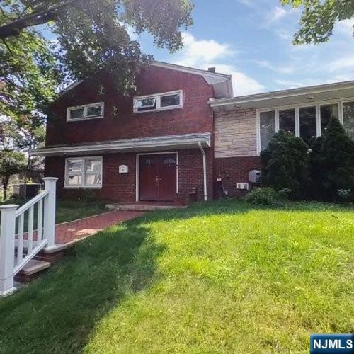 11 Rossett St, Englewood Cliffs, NJ, 07632-1424 | Card Image