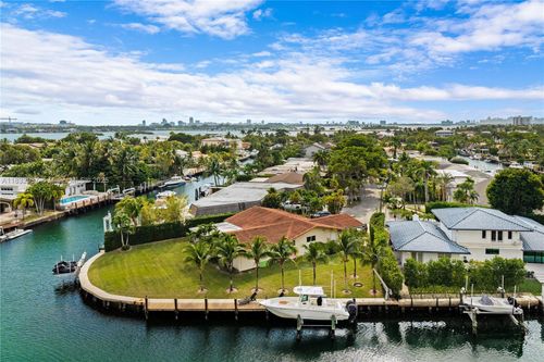 c711-2500 Ne 135th St, North Miami, FL, 33181-3591 | Card Image