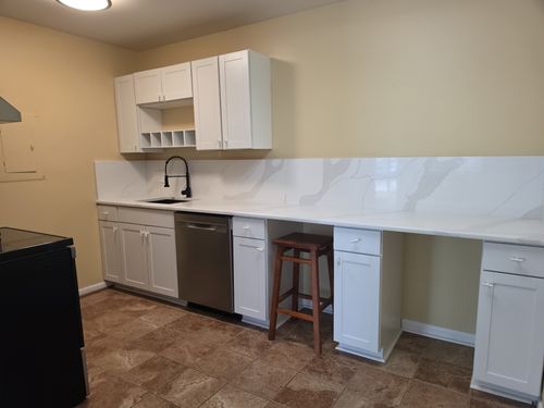 e6-2601 Hillsboro Pike, Nashville, TN, 37212-5611 | Card Image