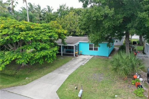 1411 4th Ct, Vero Beach, FL, 32960-5817 | Card Image