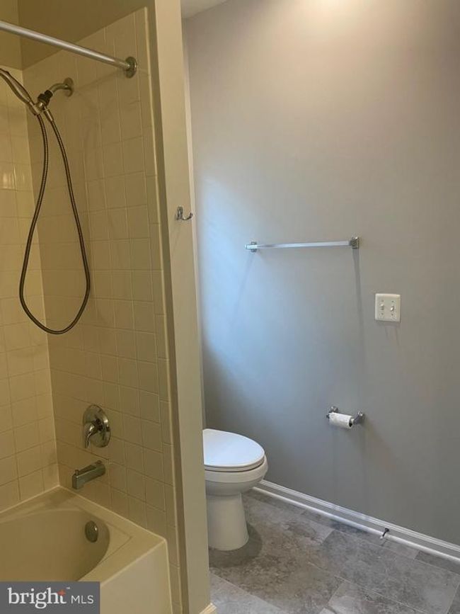 107 Berwick Ln, Townhouse with 3 bedrooms, 3 bathrooms and null parking in STEPHENS CITY VA | Image 17