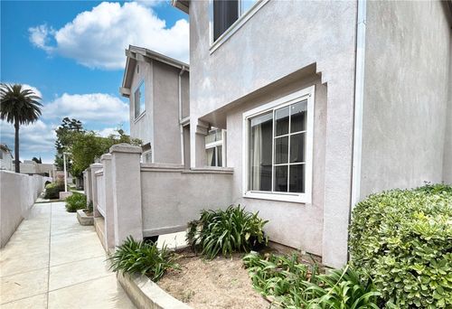 16-820 W Compton Blvd, Compton, CA, 90220-2950 | Card Image