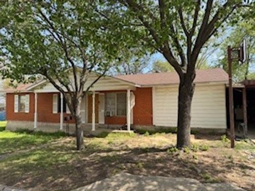 201 Hillcrest Dr, Nocona, TX, 76255-3010 | Card Image